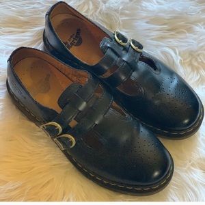 8065 Mary Jane Black Dr. Martens size 10